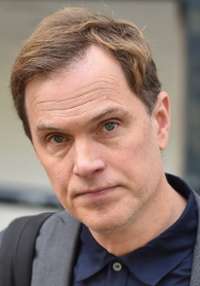 Daniel Lapaine 