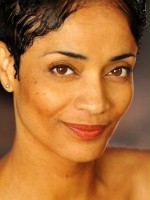 Ren&eacute;e Myles / Yvette