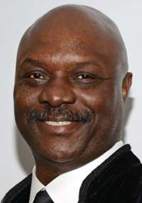 Robert Wisdom 