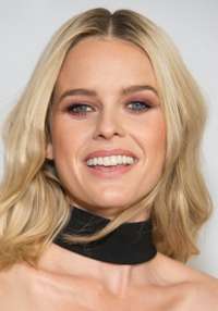 Alice Eve 