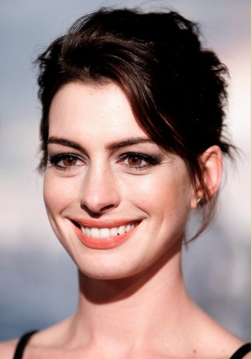 Anne Hathaway / Rebekah Neumann