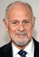 Gerald McRaney / Kapitan John \"Chick\" Hayward