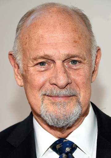 Gerald McRaney / Raymond Tusk