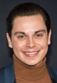 Jake T. Austin 