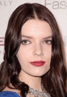 Sianoa Smit-McPhee / Darby Drecker