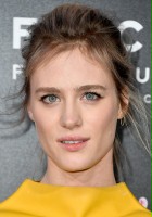 Mackenzie Davis / Reno