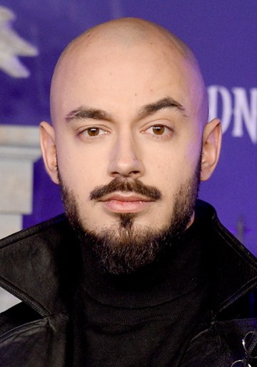 Victor Dorobantu / Rączka