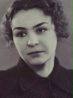 Nina Urgant / Dusia Bałujewa