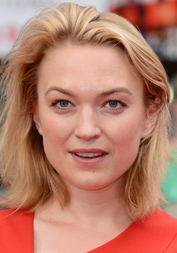 Sophia Myles / Louise &quot;Oui Oui&quot; Campbell