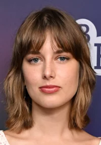 Zoe Brough 