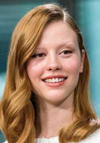 Mia Goth 