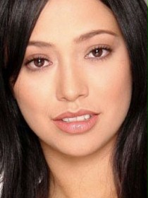 Maya Zapata / Camila