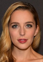 Jessica Rothe / Jenny