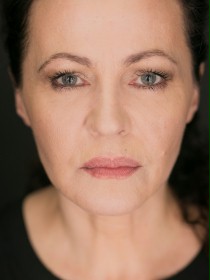 Antonina Choroszy / Aktorka Ewa Konarska &quot;Diva&quot;, wdowa po byłym dyrektorze teatru