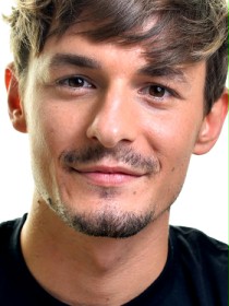 Giles Matthey / Blakely