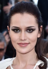 Fahriye Evcen 