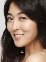Min Yeong / Kobieta z tasówki