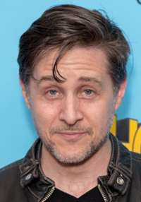 Yuri Lowenthal 