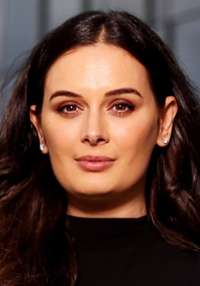 Evelyn Sharma 