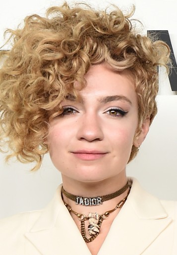 Paloma Garcia Lee / Melna