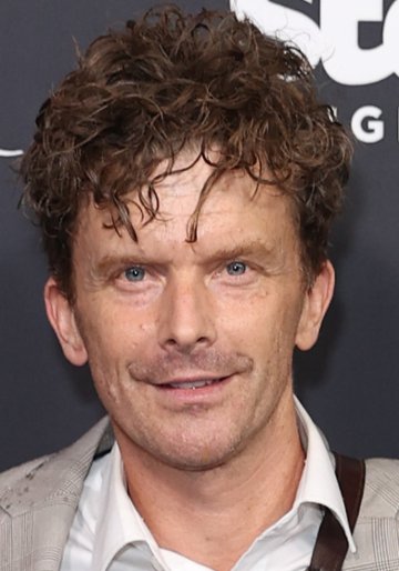 Leon Ford / Porucznik Edward "Hillbilly" Jones