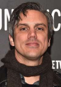 Darren Morze 