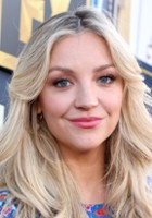 Abby Elliott / Natalie \"Sugar\" Berzatto