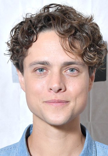 Douglas Smith / Ben Henrickson