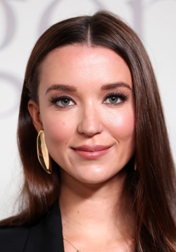 Nicole Brydon Bloom / Jane Driscoll