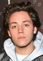 Ethan Cutkosky / Carl Gallagher