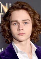 Levi Miller / Piotruś