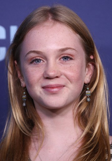 Ariel Donoghue / Emma