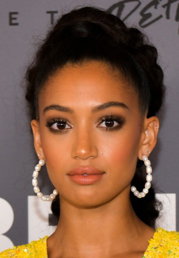 Samantha Logan / Olivia Baker