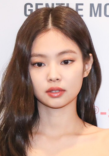 Jennie Kim / Dyanne