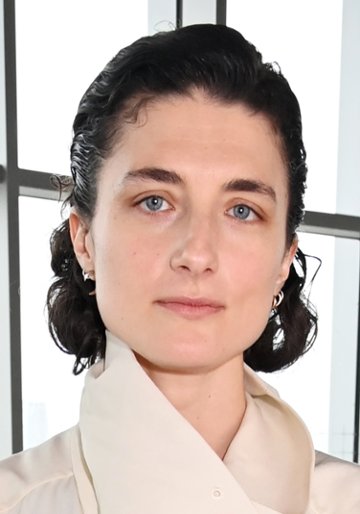 Daisy Bevan / Esther