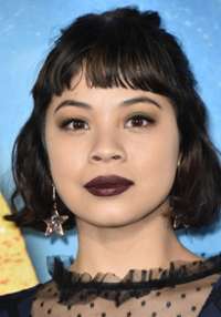 Eva Noblezada 