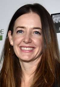 Stephanie Allynne 