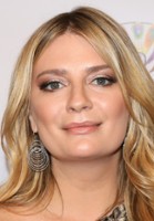 Mischa Barton / Jennifer