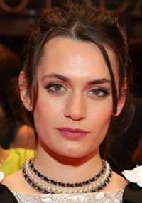Ella Rumpf 