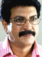 Nizhalgal Ravi / Ojciec Srirama