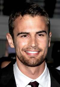 Theo James 