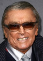 Robert Evans / 