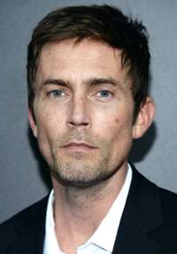 Desmond Harrington 