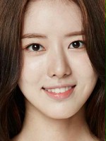 Ji-sun Han / Ha-ni Mo, asystentaka Hye-yong Sim