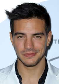 Vadhir Derbez 