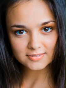 Retro anal gozal qiz