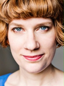 Laura Evelyn / Recepcjonistka