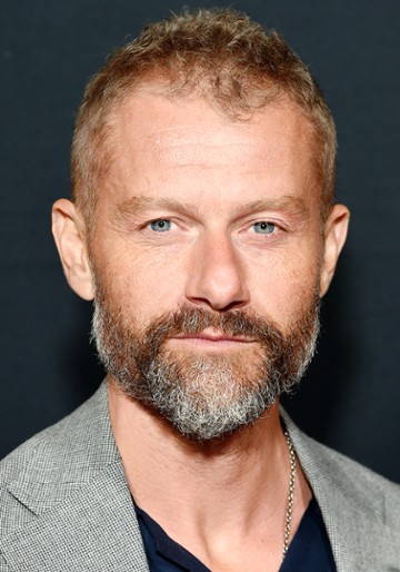 James Badge Dale / Starszy szeregowiec Robert Leckie