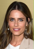 Amanda Peet / Julie Woodman