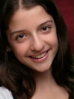 Katie Shemer / Dziewczyna w ciężar&oacute;wce